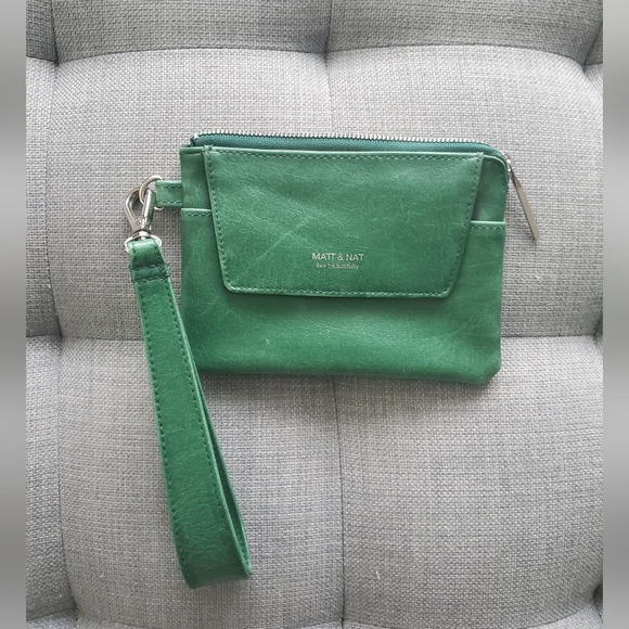 Matt and Nat Vegan Wristlet Wallet - Vintage - Picture 1 of 7